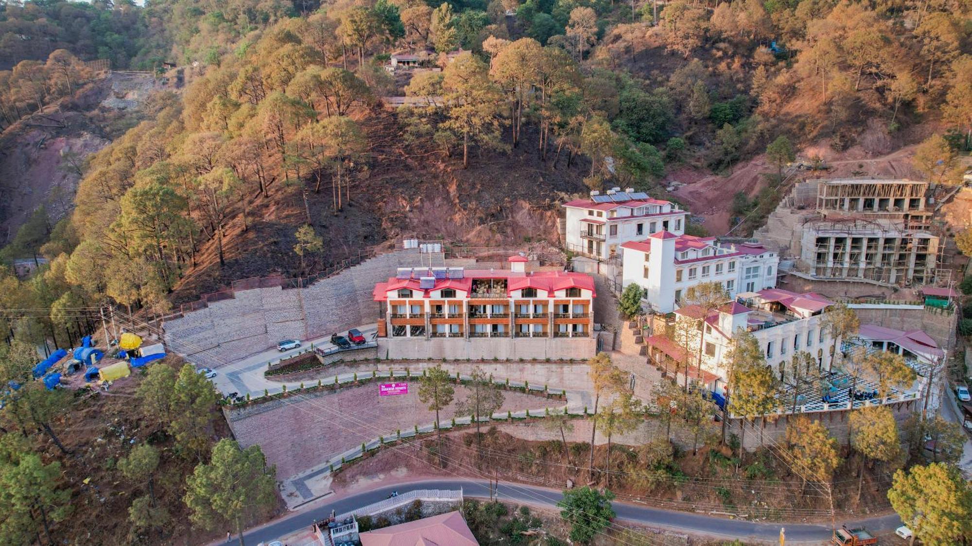 The Sanawar Heights I Kasauli I New Property Kültér fotó